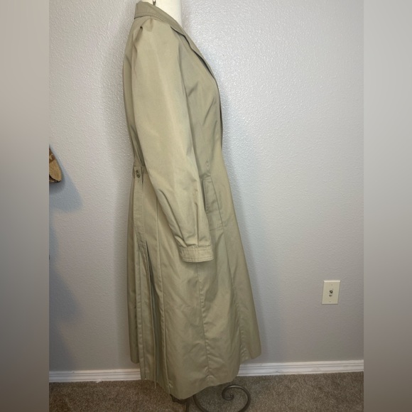 Classic Vintage Tan Trench Coat - Picture 3 of 14